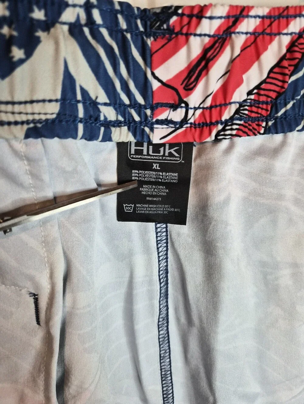 XL Huk Men's Flag Fish Linerless Shorts USA Playa Beach Pool Vacation Fish Activ
